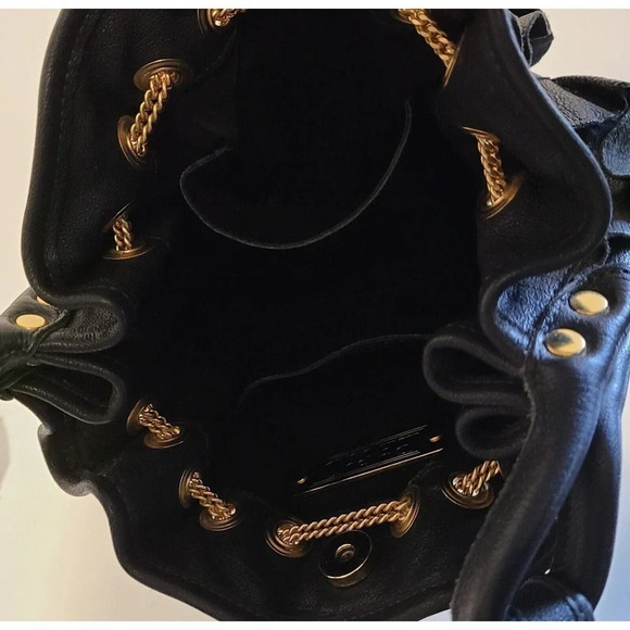 WOMEN'S Be & D HOBO SHOULDER BAG BLACK LEATHER WITH RUFFLES AND CHAIN MADE USA - Picture 8 of 9